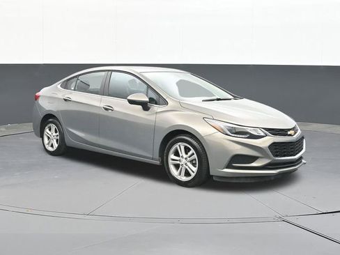 Used 2017 Chevrolet Cruze LT w/ Convenience Package FWD image 1