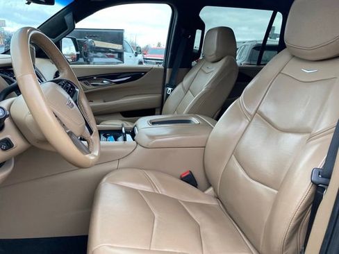 Used 2020 Cadillac Escalade Platinum AWD/4WD image 17
