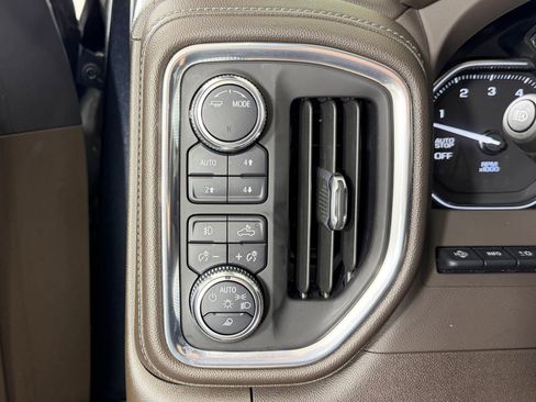 Used 2021 GMC Sierra 1500 Denali w/ Denali Ultimate Package AWD/4WD image 29