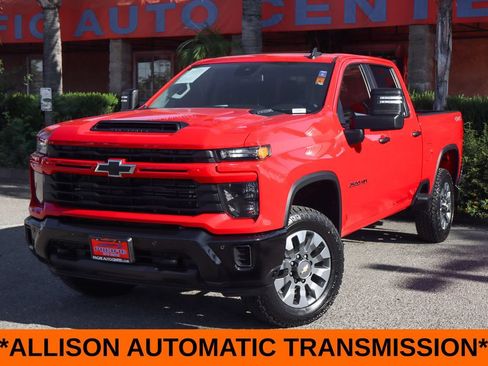 Used 2025 Chevrolet Silverado 2500 Custom w/ Custom Value Package AWD/4WD image 4