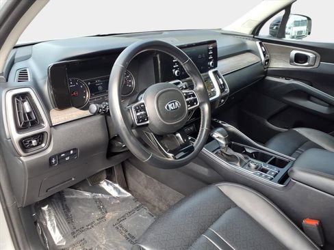 Used 2021 Kia Sorento EX w/ Panoramic Sunroof Package image 12