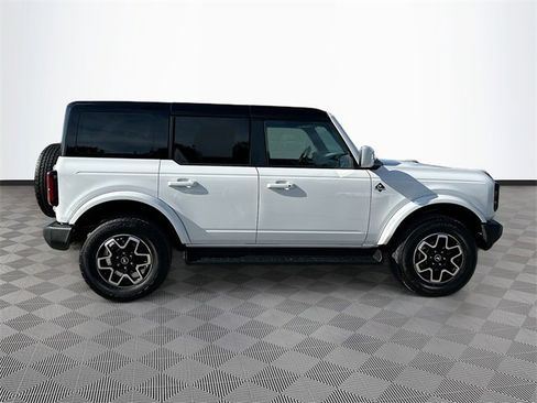 Used 2025 Ford Bronco Outer Banks image 4