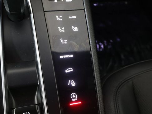 Used 2023 Porsche Macan AWD/4WD image 51