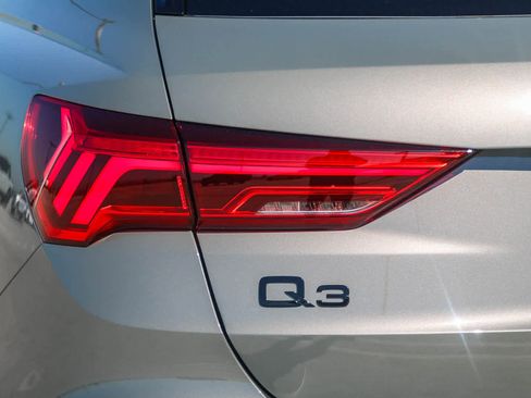 New 2025 Audi Q3 2.0T Premium image 11