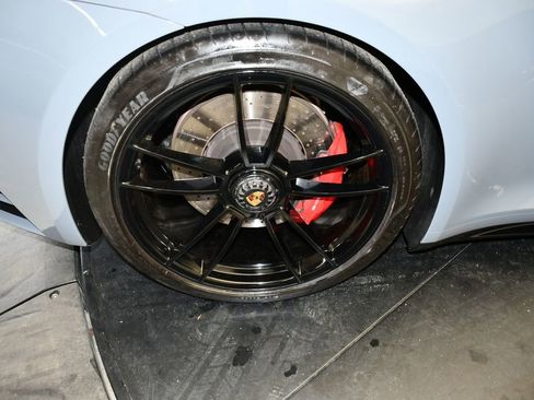 Certified 2024 Porsche 911 Carrera GTS RWD image 15