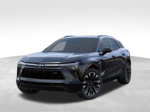 New 2025 Chevrolet Blazer EV RS RWD image 11