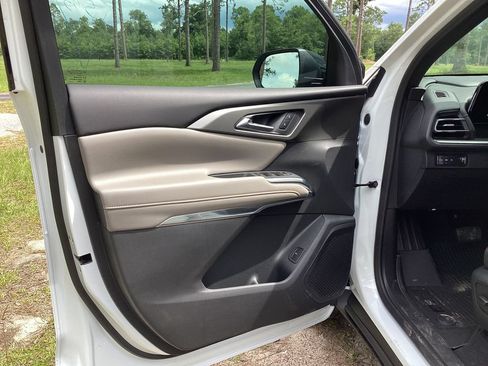 New 2026 Chevrolet Traverse LT w/ Driver Confidence Package FWD image 10
