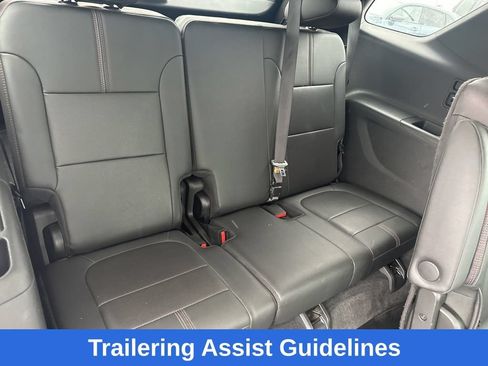 Used 2023 Chevrolet Traverse RS AWD/4WD image 21