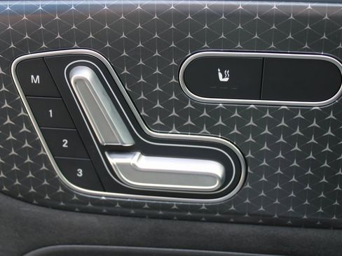 Certified 2025 Mercedes-Benz GLB 250 image 21