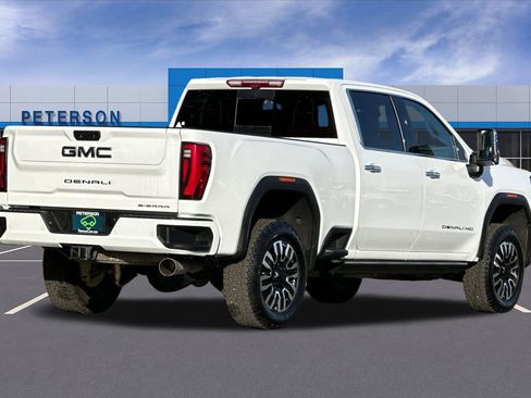 Used 2024 GMC Sierra 3500 Denali Ultimate image 4