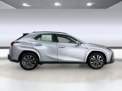 New 2026 Lexus UX 300h FWD image 8