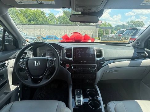 Used 2017 Honda Pilot Touring image 15