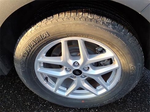 Used 2024 Ford Edge SEL image 6