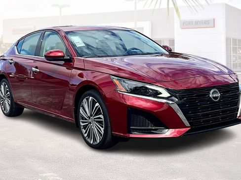 Used 2024 Nissan Altima 2.5 SL AWD/4WD image 1