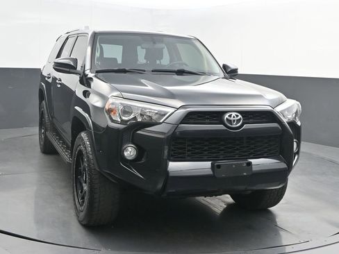 Used 2017 Toyota 4Runner SR5 AWD/4WD image 1