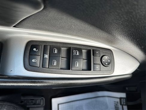 Used 2018 Dodge Journey SE w/ Connectivity Group FWD image 37