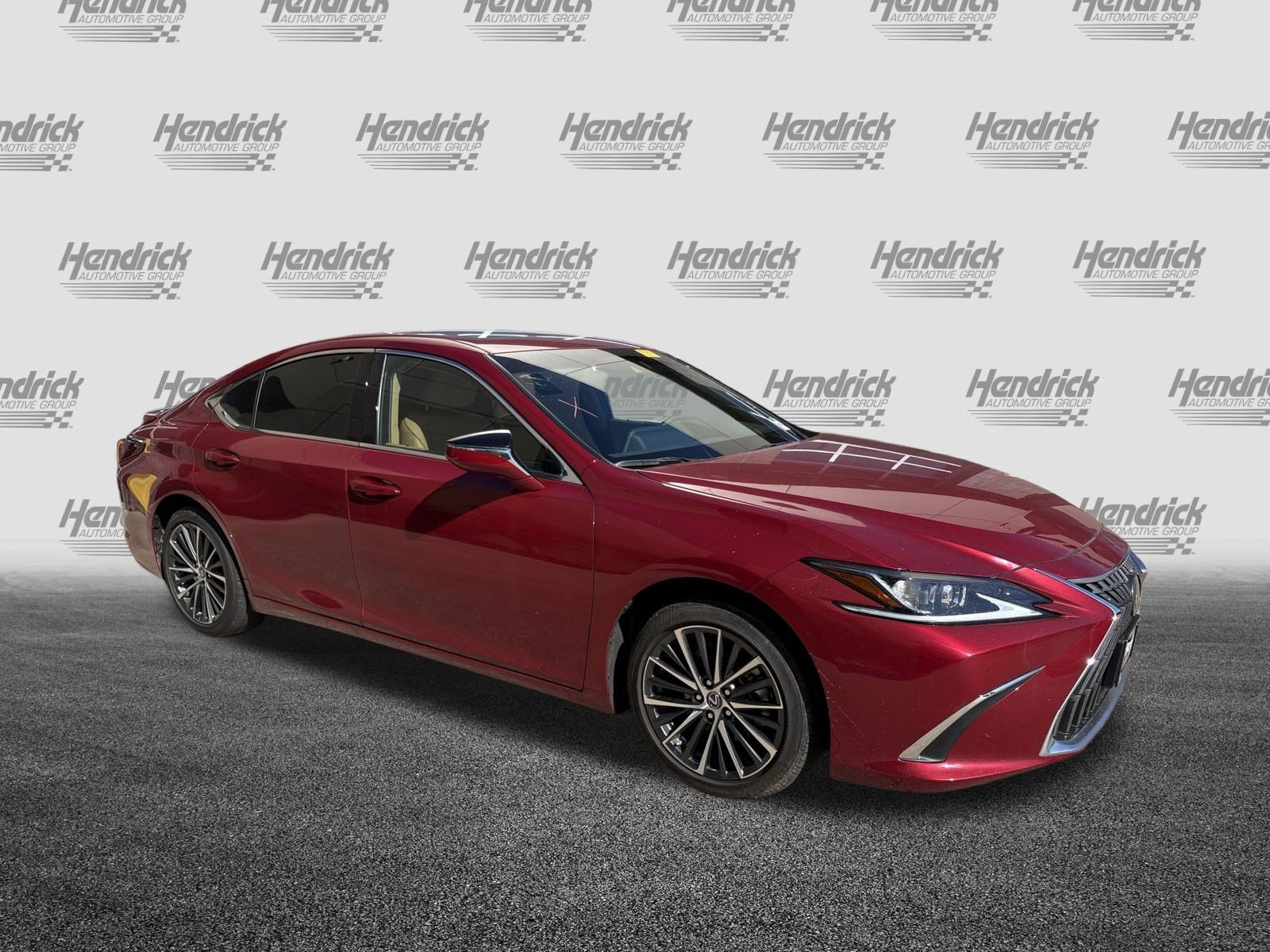 Used 2025 Lexus ES 350 w/ Premium Package FWD image 2