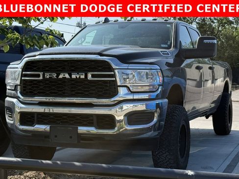 Used 2024 RAM 2500 Tradesman w/ Chrome Appearance Group AWD/4WD image 11