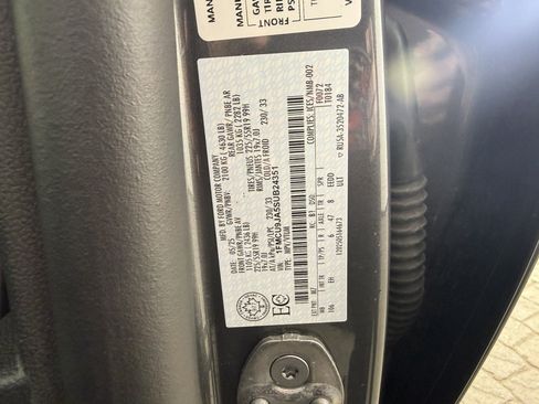 Used 2025 Ford Escape Platinum AWD/4WD image 23