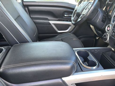 Used 2017 Nissan Titan PRO-4X AWD/4WD image 43