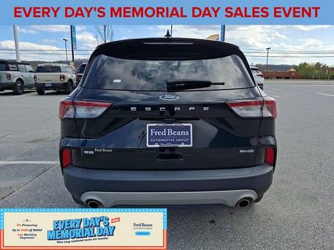 Certified 2022 Ford Escape SE w/ Cold Weather Package AWD/4WD image 9
