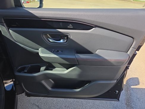 New 2025 Honda Pilot TrailSport image 16