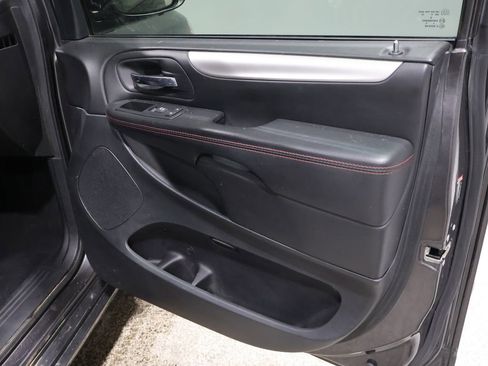 Used 2017 Dodge Grand Caravan GT image 23