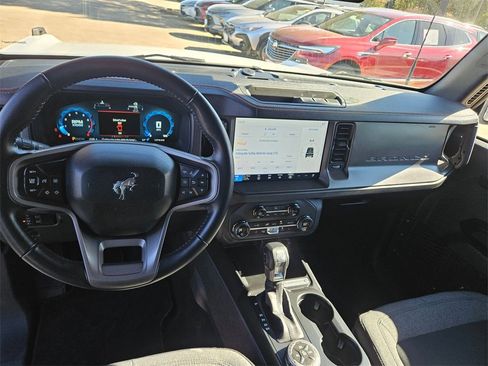 Used 2025 Ford Bronco Big Bend image 15