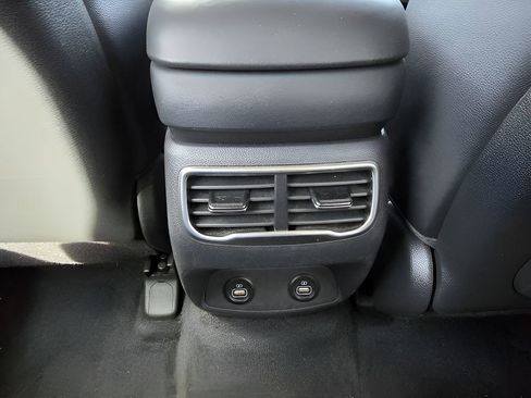 Used 2023 Hyundai Santa Fe SEL Premium image 29