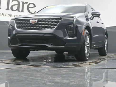 Used 2025 Cadillac XT4 Premium Luxury image 56