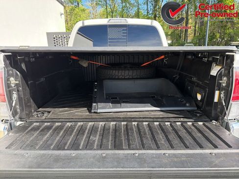 Used 2020 Toyota Tacoma TRD Off-Road AWD/4WD image 14