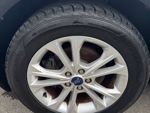 Used 2018 Ford Escape SE w/ SE Sync 3 Package FWD image 13