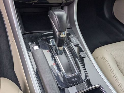 Certified 2017 Honda Accord EX-L image 13