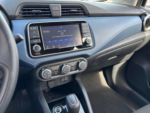Used 2025 Nissan Versa SV FWD image 17