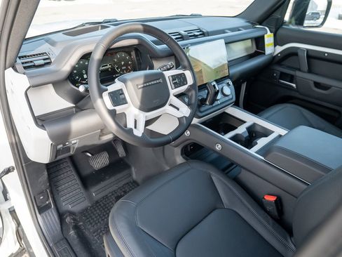 New 2026 Land Rover Defender 110 X-Dynamic SE image 11