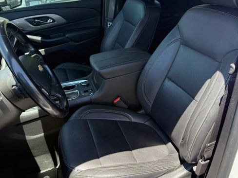 Used 2019 Chevrolet Traverse RS FWD image 7