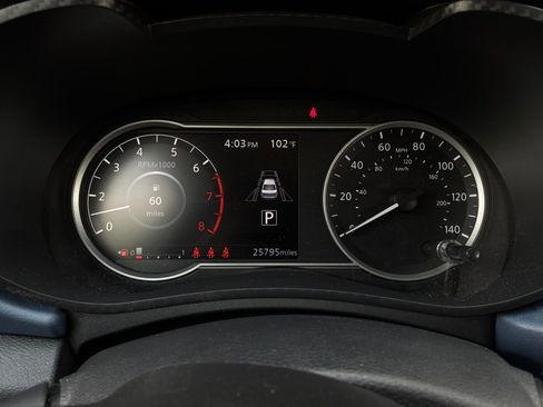 Used 2025 Nissan Versa SV FWD image 33