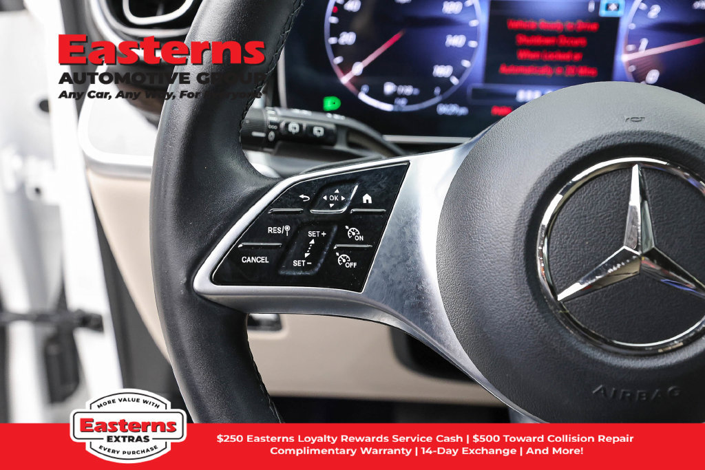 Used 2023 Mercedes-Benz GLC 300 4MATIC image 16