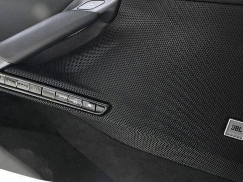 Used 2024 Ferrari SF90 Spider image 22