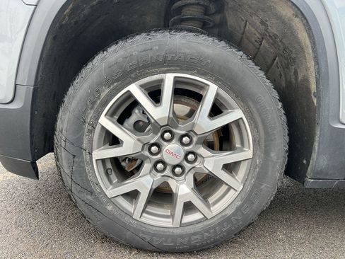 Certified 2023 GMC Acadia SLE w/ Driver Convenience Package image 32