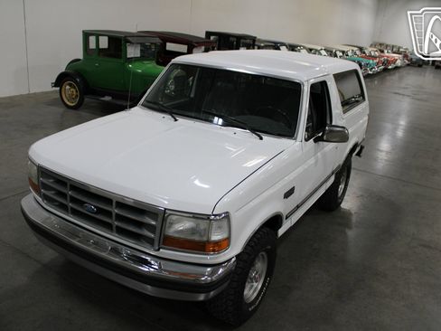 Used 1992 Ford Bronco XLT image 8