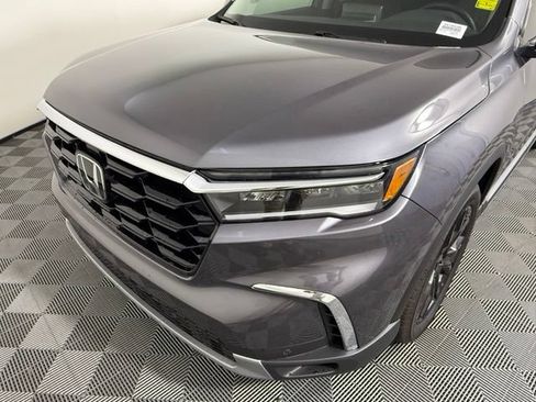 Used 2025 Honda Pilot Touring image 10