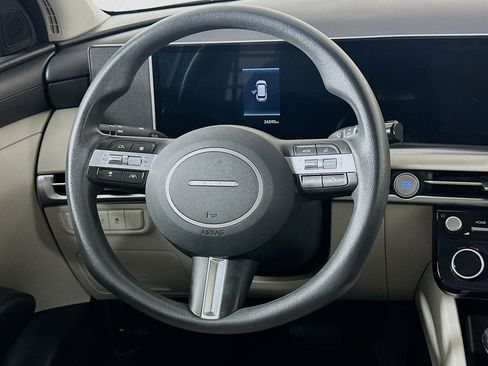 Used 2025 Hyundai Tucson SEL FWD image 18