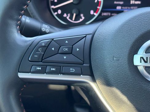 Used 2023 Nissan Sentra SR w/ SR Premium Package FWD image 12