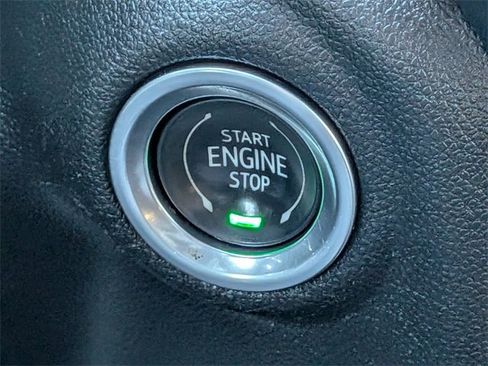 Used 2021 GMC Sierra 1500 SLT w/ SLT Premium Package image 31