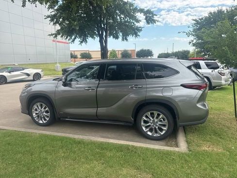 Used 2026 Toyota Highlander Limited AWD/4WD image 6