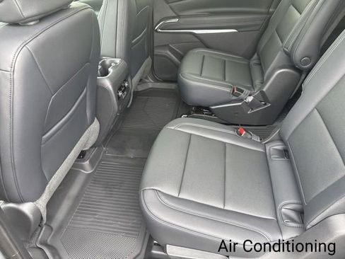 New 2026 Chevrolet Traverse LT w/ Midnight/Sport Edition AWD/4WD image 28