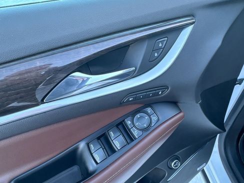 Used 2020 Buick Enclave Avenir w/ Avenir Technology Package image 24