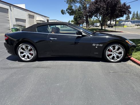Used 2016 Maserati GranTurismo Convertible RWD image 12