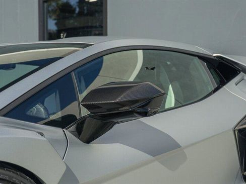 Used 2024 Lamborghini Revuelto image 35
